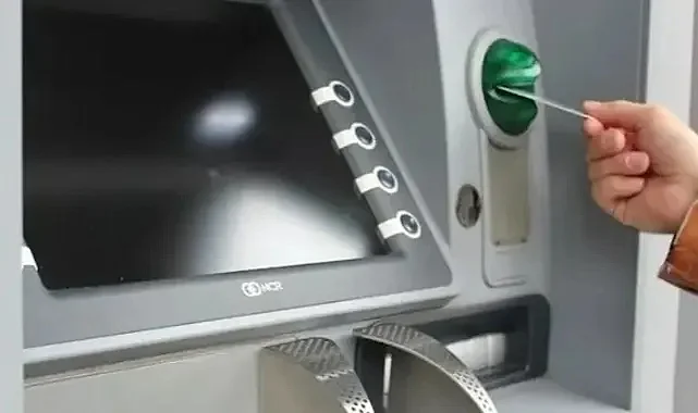 ATM Kartınızı Yutarsa Bu Hatayı Yapmayın: Dolandırıcı Tuzağı