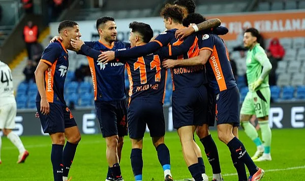 Başakşehir, Samsunspor Galibiyetinin Ardından Gaziantep'i de Yendi