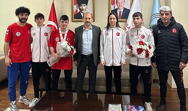 Berlin'de Samsun Rüzgarı: U17 Avrupa Boks Şampiyonası'nda Madalya Yağmuru!