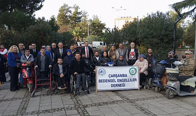 Çarşamba'da 3 Aralık Dünya Engelliler Günü Çelenk Töreni Düzenlendi