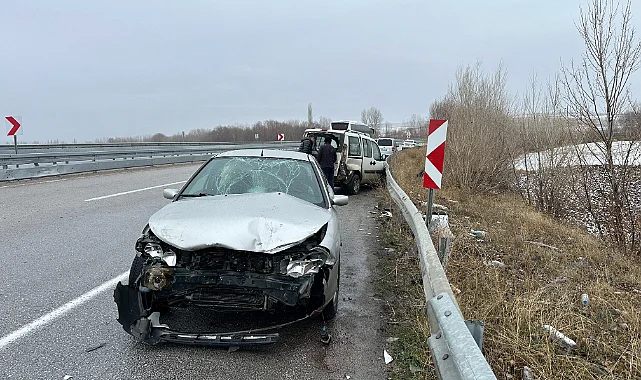 Çorum Alaca’da İkinci Kaza Faciası: Yardım Beklerken Otomobil Çarptı, 5 Yaralı
