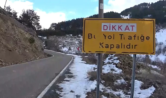 Giresun'da Kış Çilesi: Yağlıdere-Alucra Karayolu Kapatıldı, 25 Km'lik Yol 500 Km'ye Uzadı 