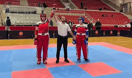 İlkadımlı Gençler Ringi Titretti: Kickboks Seçmelerinde Madalya Yağmuru