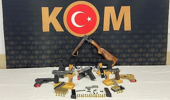 Kastamonu'da Kaçak Silah Operasyonu: Çok Sayıda Silah Ele Geçirildi