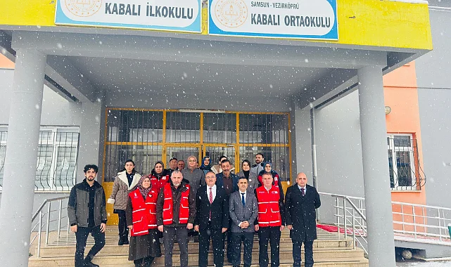 Kızılay’dan Vezirköprü’de Isıtan İyilik: 88 Öğrenciye Kışlık Destek