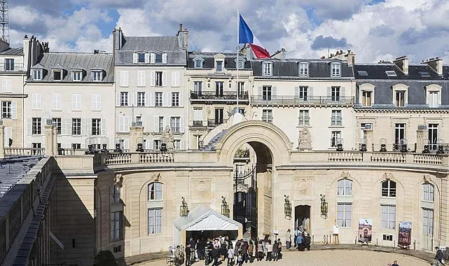 Louvre'dan Sonra Şimdi de Elysée Sarayı Soyuldu