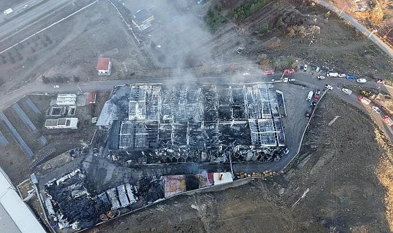 Madeni Yağ Üretimi Yapan Fabrikanın Enkazı Görüntülendi