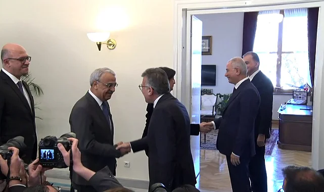 Meclis'te Hareketli Dakikalar: AK Parti ve DEM Parti Heyetleri Bir Araya Geldi
