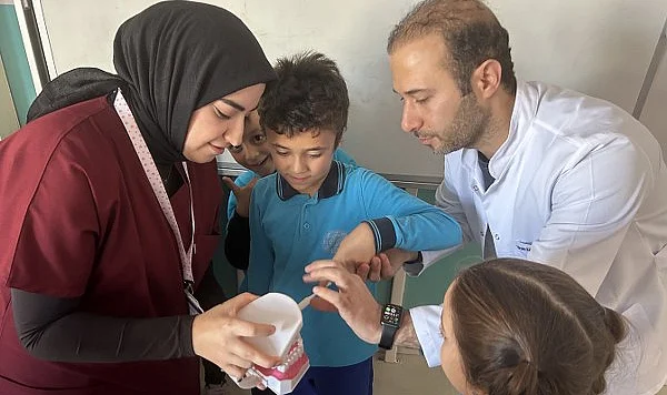 OMÜ’den Minik Kalplere Sağlık Dokunuşu: İlkokul Öğrencilerine Kapsamlı Ağız Hijyeni Eğitimi