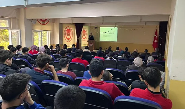Salıpazarı’nda 10 Aralık Dünya İnsan Hakları Günü Konferansı Düzenlendi