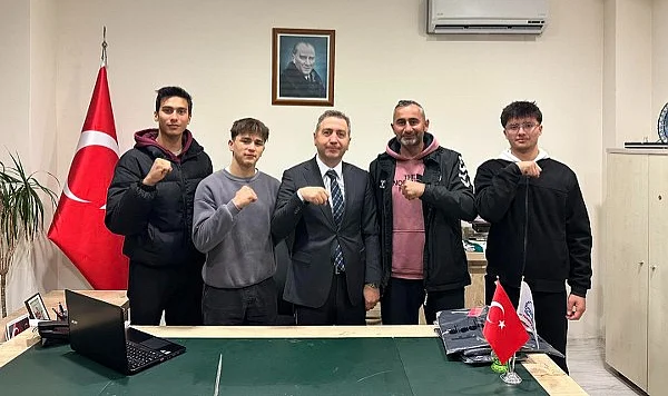 Salıpazarı'nın Bileği Bükülmüyor: Şampiyon Sporculardan İlçe Müdürüne Ziyaret