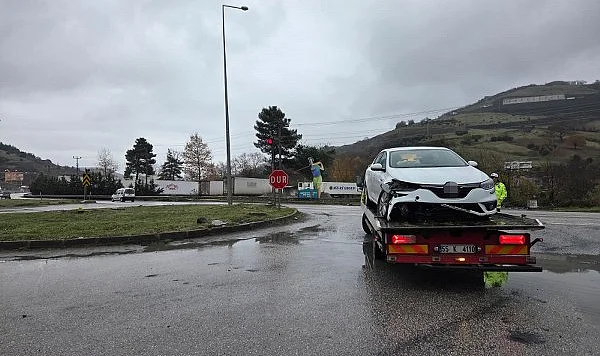Samsun-Ankara Yolunda Korkutan Kaza: 2 Yaralı