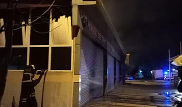 Samsun Tekkeköy Sanayi Sitesinde Araç Yangını