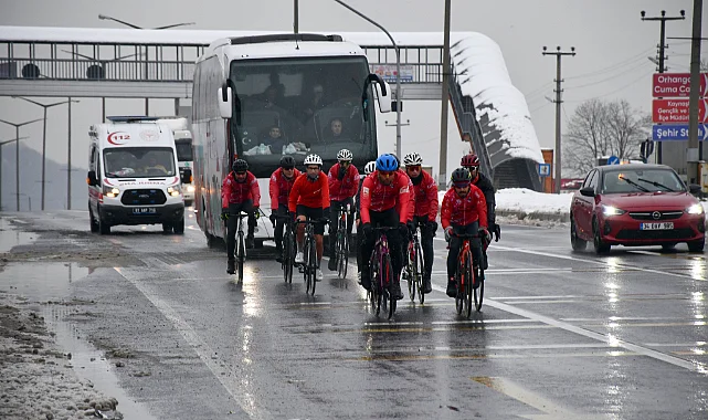 Sarıkamış Şehitleri İçin Pedal Çeviren Bisikletliler Düzce'de