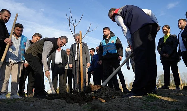 Tekkeköy'den Kız Öğrencilere Dev Destek: 50 Milyon TL'lik İncir Bahçesi Projesi Başlatıldı