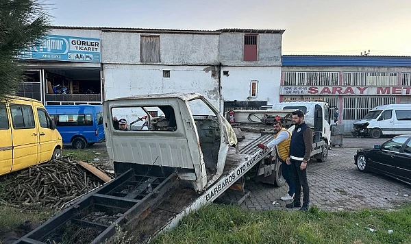 Terme'de Görüntü Kirliliğine Son: Hurda Araçlar Toplandı, Yasal İşlem Başlatıldı