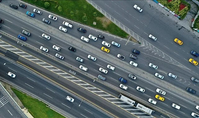 Türkiye'nin 5 Yıllık Yol Karnesi: Trafiğe Kayıtlı Taşıtlar 1,7 Trilyon Kilometre Yol Katetti