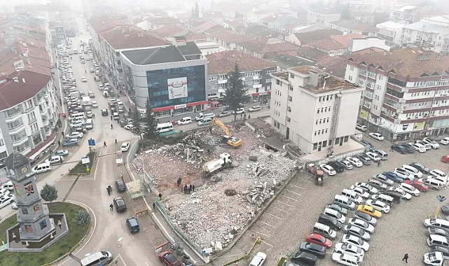 Vezirköprü'de Modern Meydan ve Otopark Projesi Başladı