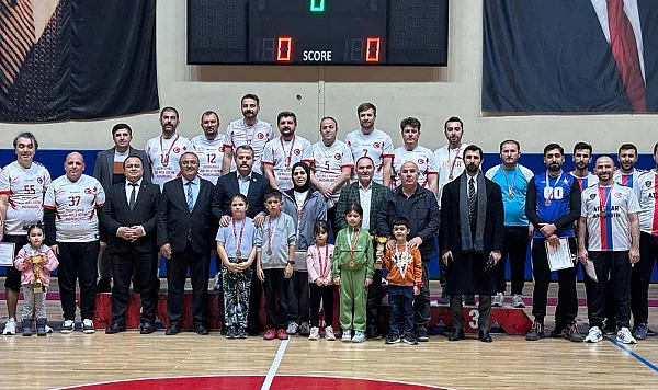 Vezirköprü'de Öğretmenlerin Spor Şöleni Sona Erdi