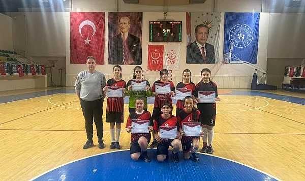 Yıldız Kız Futsal Doğu Bölge Şampiyonu Ayvacık Mehmet Akif Ersoy Ortaokulu Oldu
