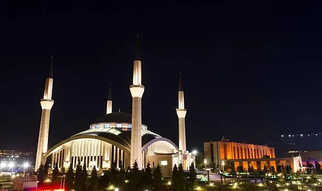 2026 Berat Kandili Ne Zaman? Diyanet Dini Günler Takvimi