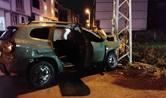 Bafra'da Savrulan Araç Direğe Vurdu: 1 Yaralı