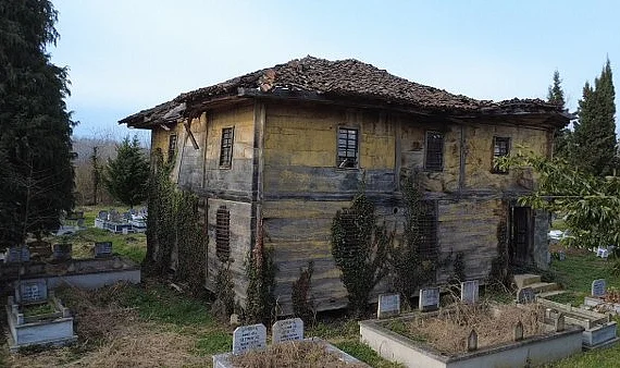 Çarşamba'da 200 Yıllık Tarih Çürüyor: Asırlık Ahşap Cami Restore Bekliyor