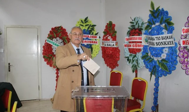 Çarşamba Kalaycılar ve Bakırcılar Odası'nda İsmail Çelik Güven Tazeledi