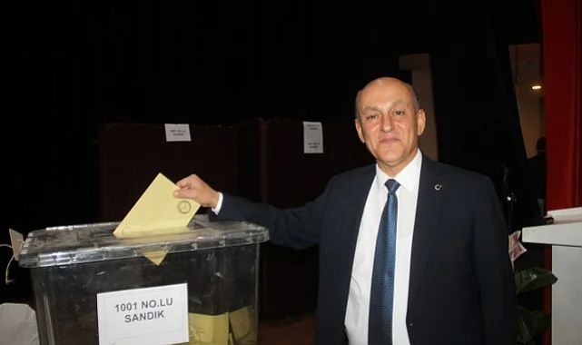 Çarşamba Madeni Sanatkarlar Odası'nda Mustafa Dündar Güven Tazeledi