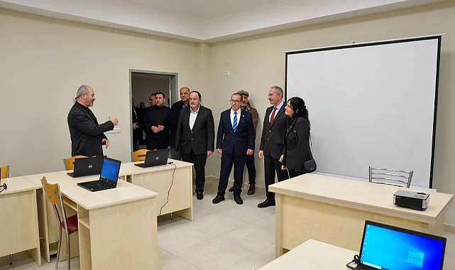Çarşamba OMÜ’ye Çifte Destek: Bilgisayar Laboratuvarı Ve Kütüphane Açıldı