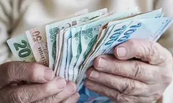 En Düşük Emekli Maaşı Alanlara Ek Ödeme Mi Geliyor?