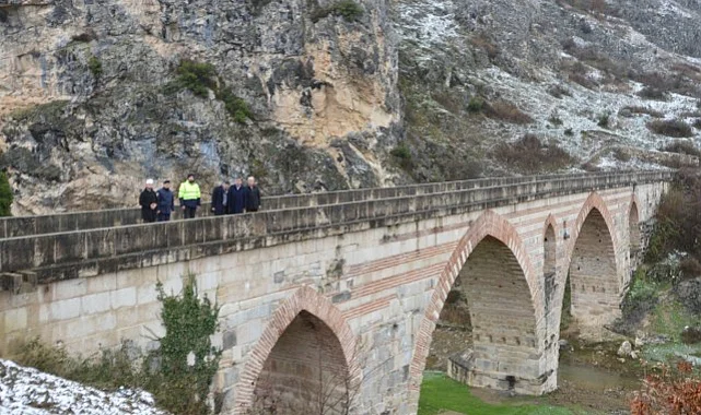 Havza Kurt Köprü Bağlantı Yolu Çalışmaları Sürüyor
