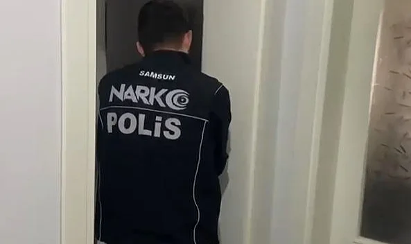 İlkadım'da Uyuşturucu Operasyonu: Bir Evde Binlerce Hap Ele Geçirildi