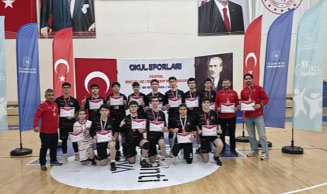 Kavak ve Vezirköprü'den Voleybol Şovu: Çorum Bileti Alındı!