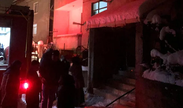 Ladik'te Ev Yangını 1 Kişi Dumandan Etkilendi