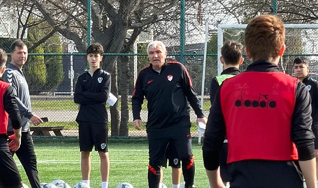 OMÜ'den BŞ Belediyespor'a Futbol Eğitimi: Fedayi Aksoy'dan Taktik Destek