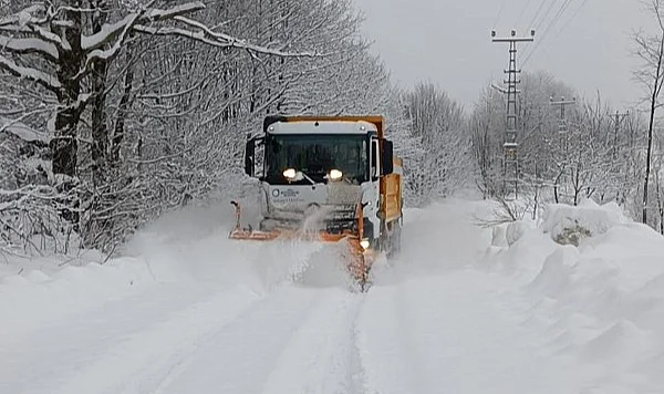 Ordu'da Kar Kalınlığı 1.5 Metre: 358 Yol Açıldı