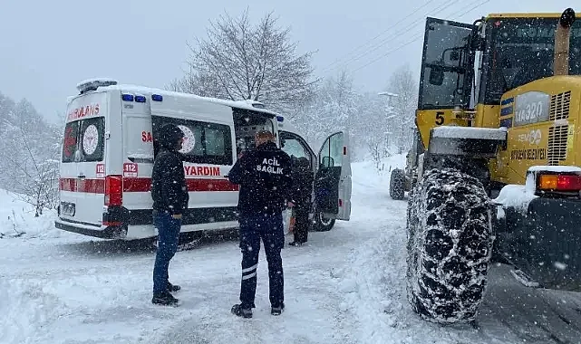 Salıpazarı Belediyesi Kar Altındaki Hastaya Ulaştı