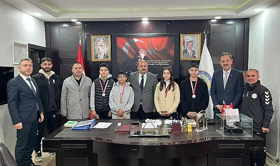 Salıpazarı’nın Şampiyonlarına Protokolden Tam Destek!