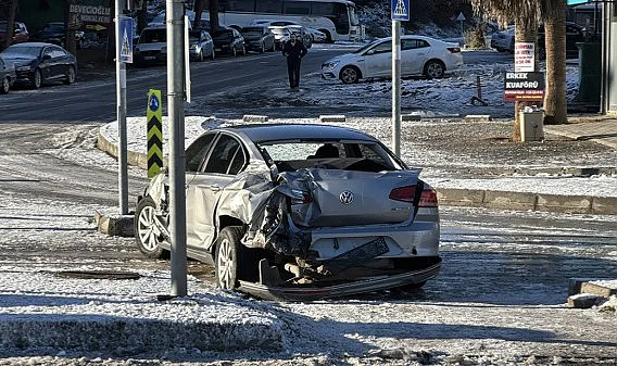 Samsun'da Buzlanma Trafik Kazalarına Neden Oldu