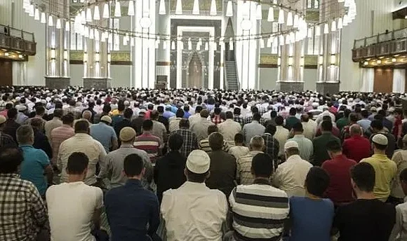 Samsun'da Cuma Vakti? Cuma Namazı Nasıl Kılınır Rehberi