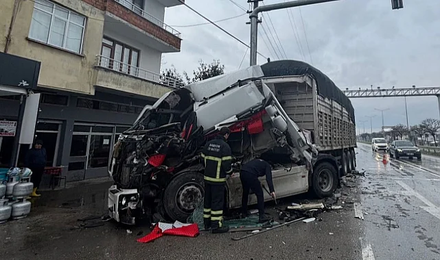 Samsun’da İki Tırın Çarpıştığı Kazada 1 Kişi Yaralandı