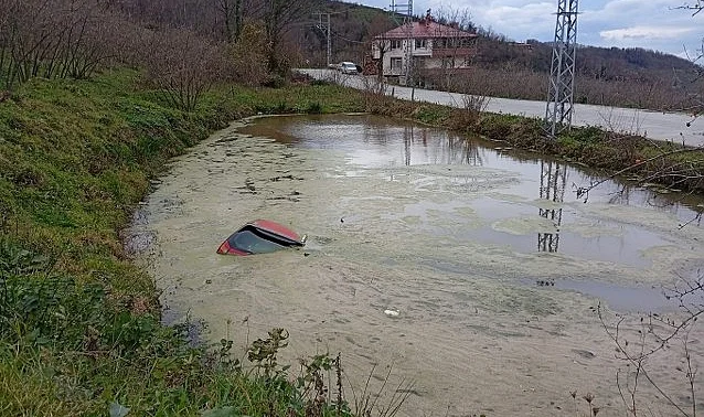 Samsun’da Otomobil Sulama Göletine Devrildi: 2 Yaralı