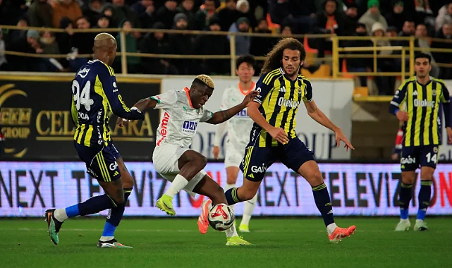 Süper Lig'de Zirve Yarışı Kızıştı: Fenerbahçe Kazandı, Galatasaray Takıldı