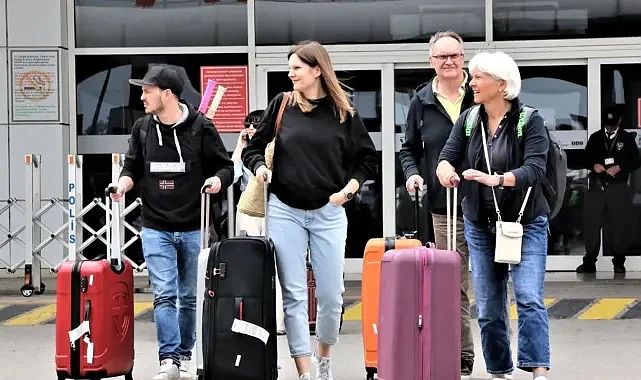 Türkiye'nin Turizm Geliri 2025'te 65 Milyar Doları Aştı