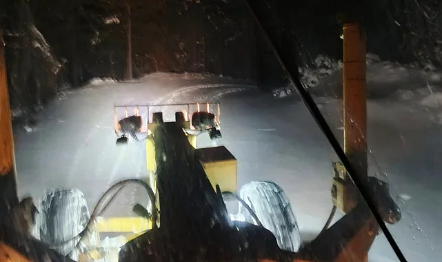 Yakakent'te Kar Mesaisi: Belediye Ekipleri Yolları Açık Tutmak İçin Sahada