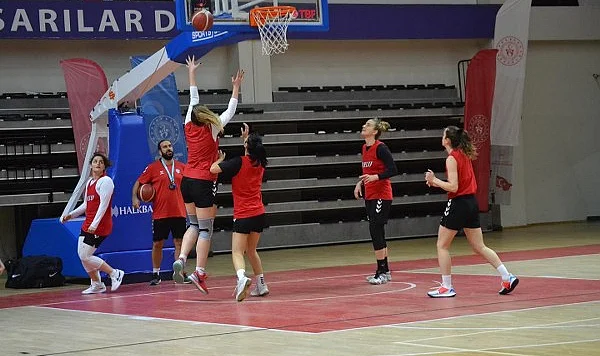 Zorlu Koleji Samsun Basketbol Mersin Deplasmanında: Hedef Mutlak Galibiyet