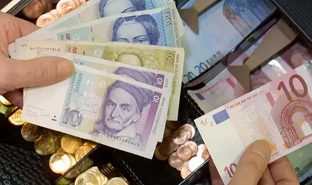 30 Yıldır Mesafeli Duruyorlardı: Kronu Bırakıp Euro’ya Mı Geçiyor?