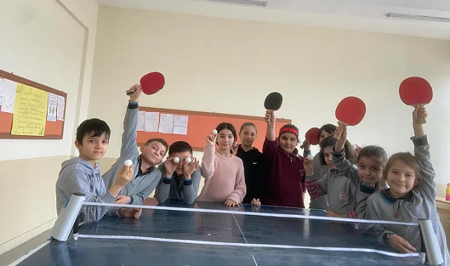 Alaçam'da Spora İlkadım: İlkokul Öğrencileri Masa Tenisi ve Badmintonla Tanışıyor