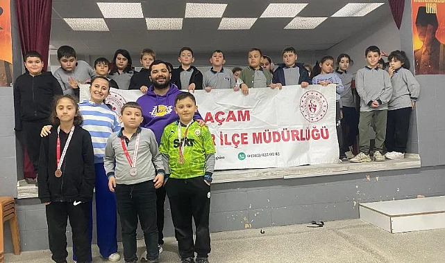 Alaçamlı Öğrenciler Hayallerindeki Antrenörü Yazdı